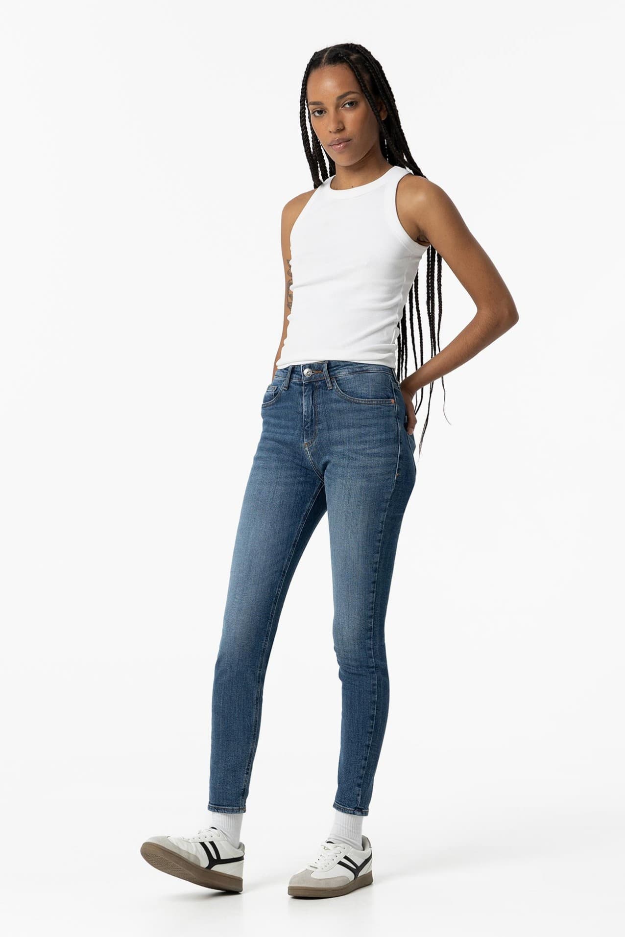 Medium Wash Skinny